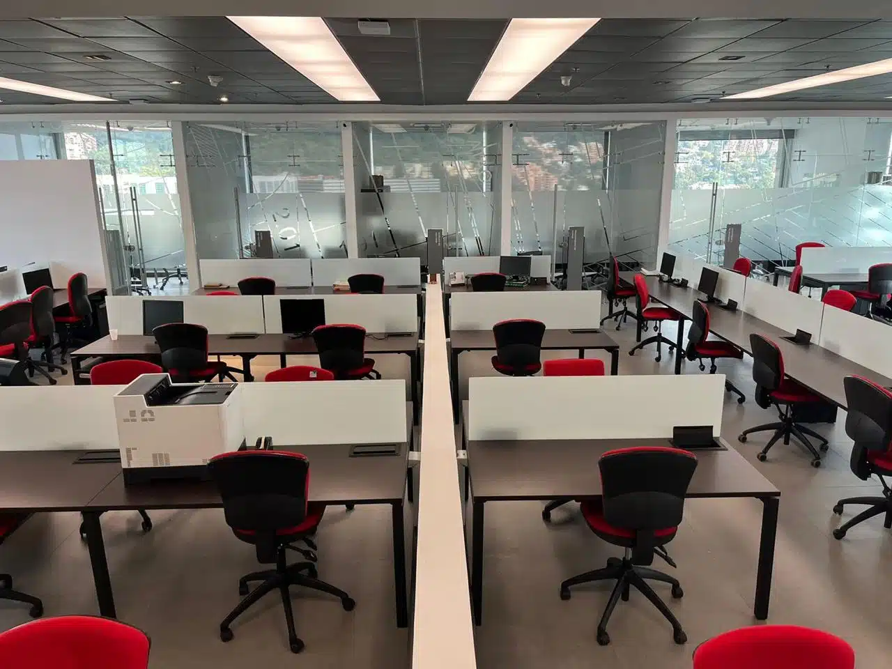 PUESTOS DE TRABAJO - Image 2